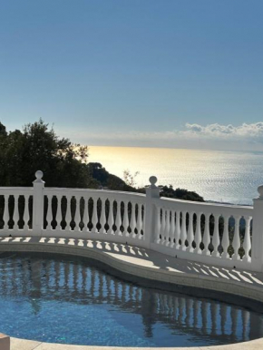 Hearts & Home, Mijas